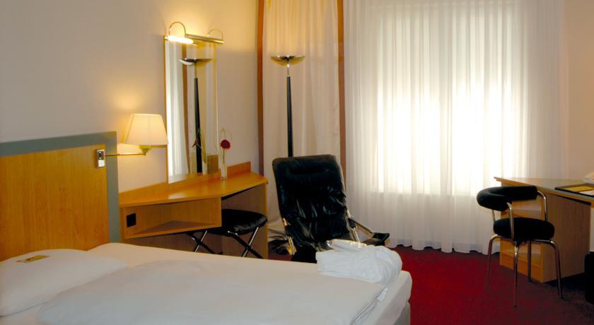 Nh Berlin Potsdam Conference Center Hotel Kleinmachnow Kültér fotó