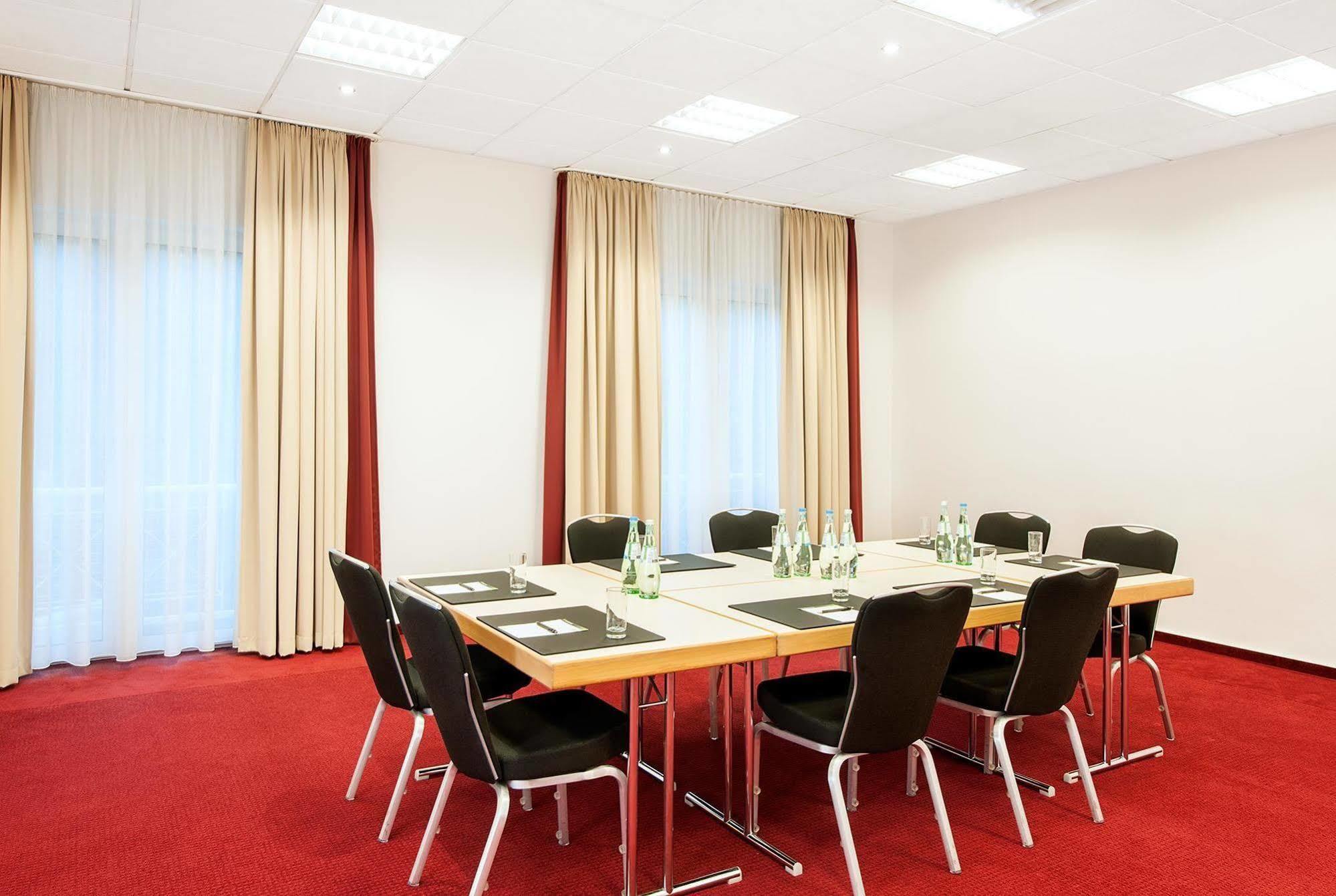 Nh Berlin Potsdam Conference Center Hotel Kleinmachnow Kültér fotó
