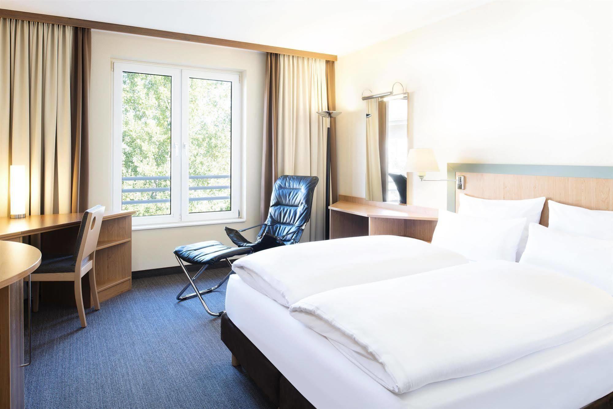 Nh Berlin Potsdam Conference Center Hotel Kleinmachnow Kültér fotó